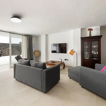 Home2book Elegant With Jacuzzi Vila *