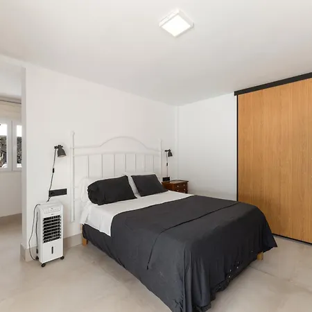 Vila Home2book Elegant With Jacuzzi