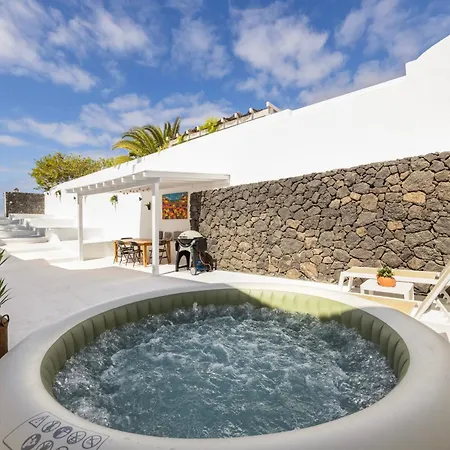 Vila Home2book Elegant With Jacuzzi