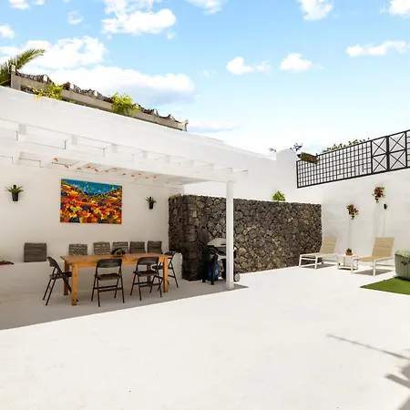 Home2book Elegant With Jacuzzi Vila